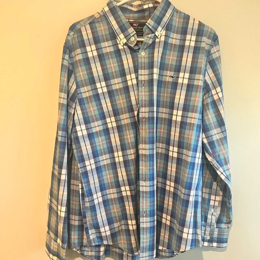 Vineyard Vines Men’s Button Down Slim Fit Whale Shirt